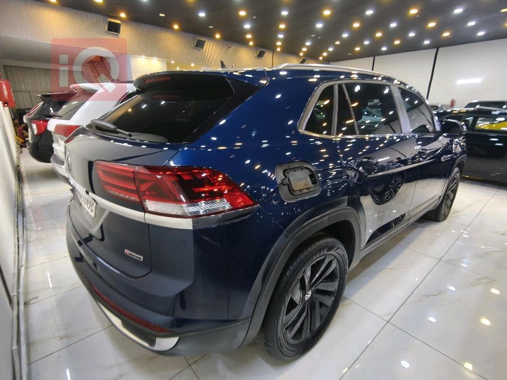 ڤۆڵکسواگن ئەتڵەس کرۆس سپۆرت